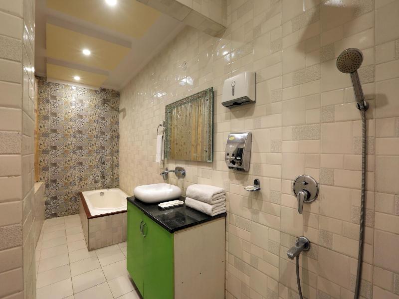 Hotel Clink image