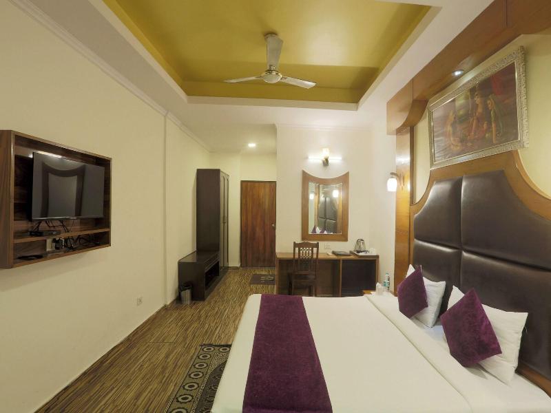 Hotel Clink image