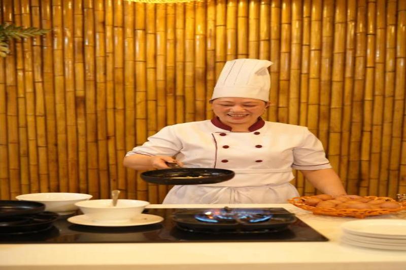 Pleiku Hotel By Gia Lai Tourist image