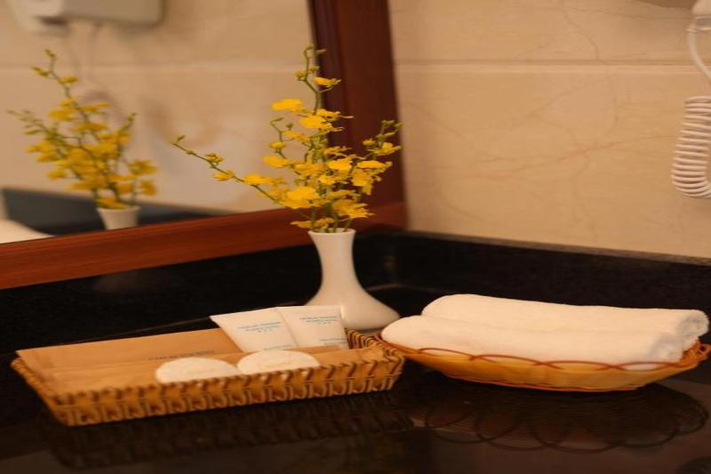 Pleiku Hotel By Gia Lai Tourist image