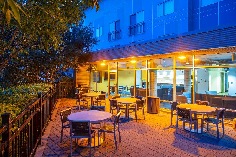 Barker Suites Southport image