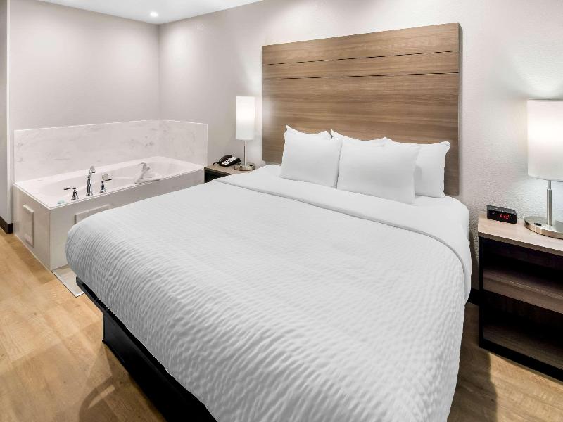 Bed room