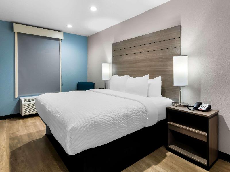 Bed room