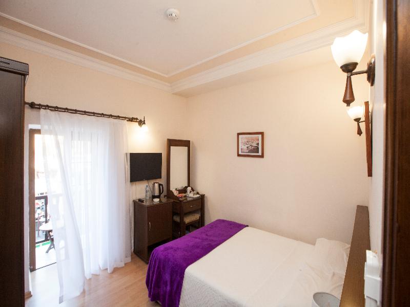 White Pearl Hotel image