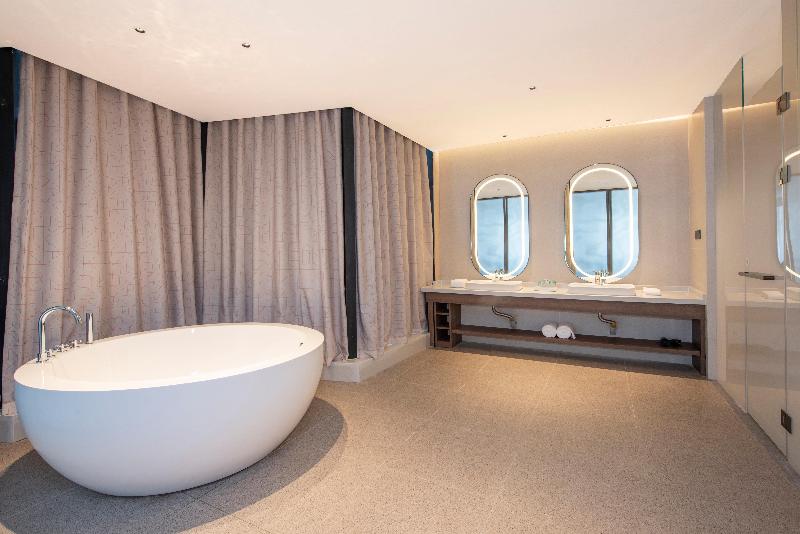 Holiday Inn Express Yinchuan Lanxi Valley Plaza image