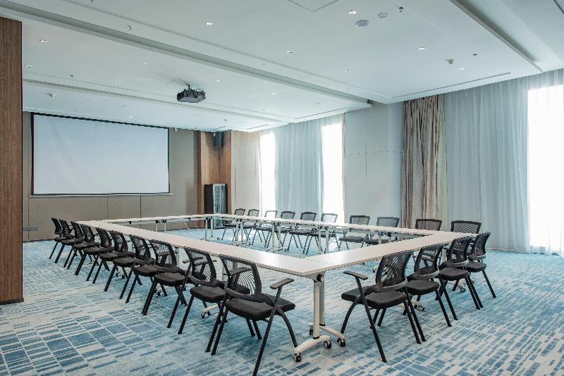 Holiday Inn Express Yinchuan Lanxi Valley Plaza image