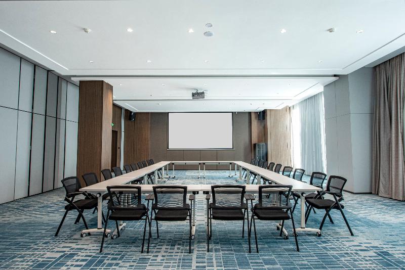 Holiday Inn Express Yinchuan Lanxi Valley Plaza image