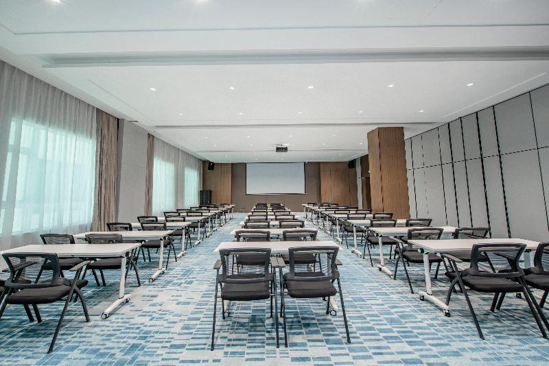 Holiday Inn Express Yinchuan Lanxi Valley Plaza image