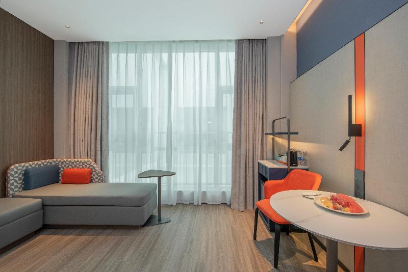 Holiday Inn Express Yinchuan Lanxi Valley Plaza image