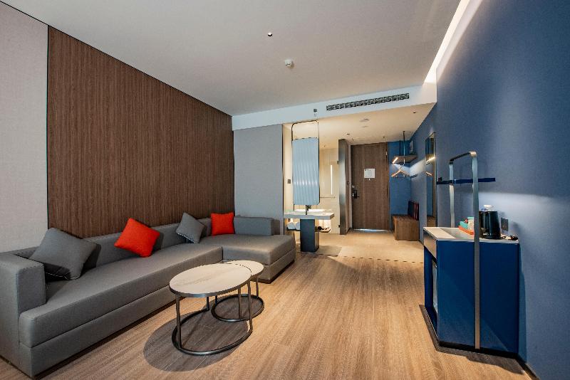 Holiday Inn Express Yinchuan Lanxi Valley Plaza image