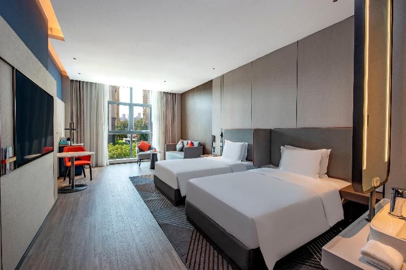 Holiday Inn Express Yinchuan Lanxi Valley Plaza image