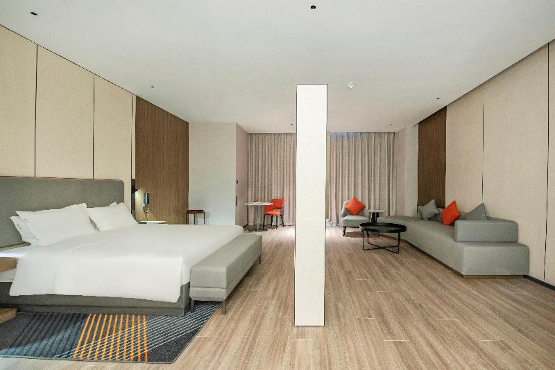 Holiday Inn Express Yinchuan Lanxi Valley Plaza image