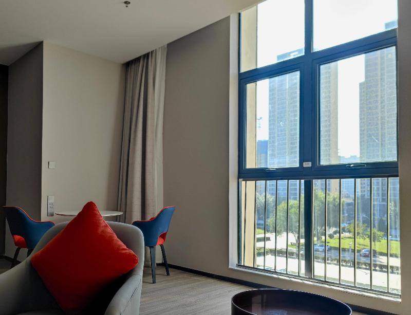 Holiday Inn Express Yinchuan Lanxi Valley Plaza image