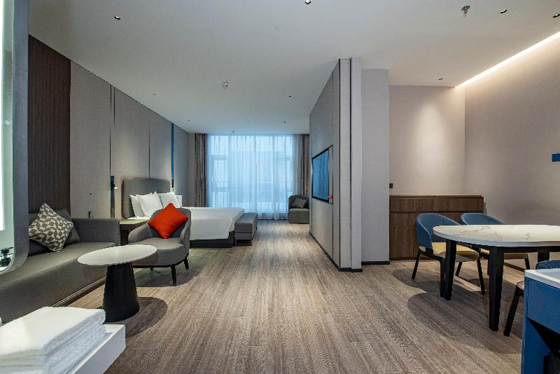 Holiday Inn Express Yinchuan Lanxi Valley Plaza image