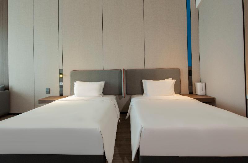 Holiday Inn Express Yinchuan Lanxi Valley Plaza image