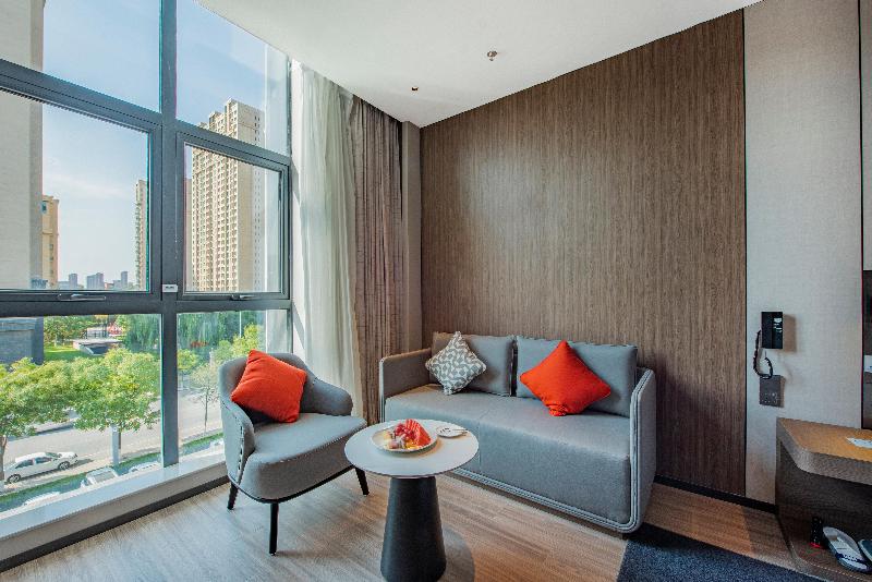 Holiday Inn Express Yinchuan Lanxi Valley Plaza image