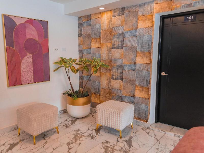 33 Hotel Boutique image