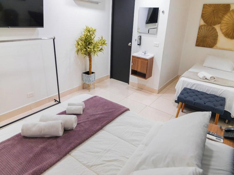 33 Hotel Boutique image