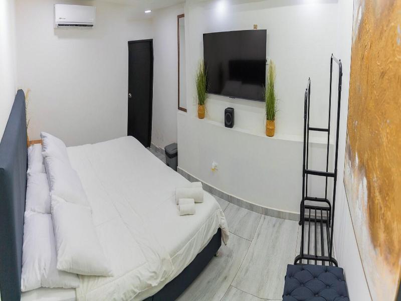 33 Hotel Boutique image