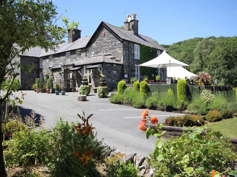 Aberdunant Hall image
