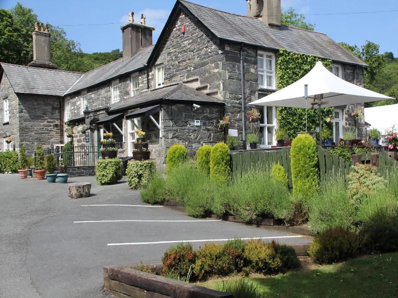 Aberdunant Hall image