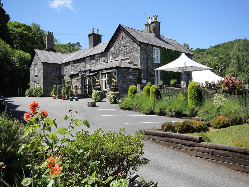Aberdunant Hall image