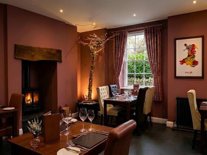 Aberdunant Hall image