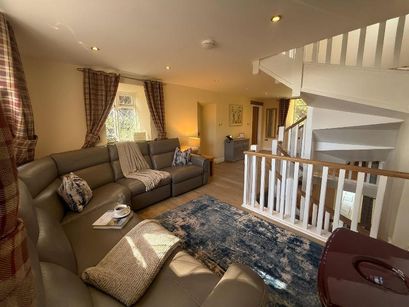 Aberdunant Hall image