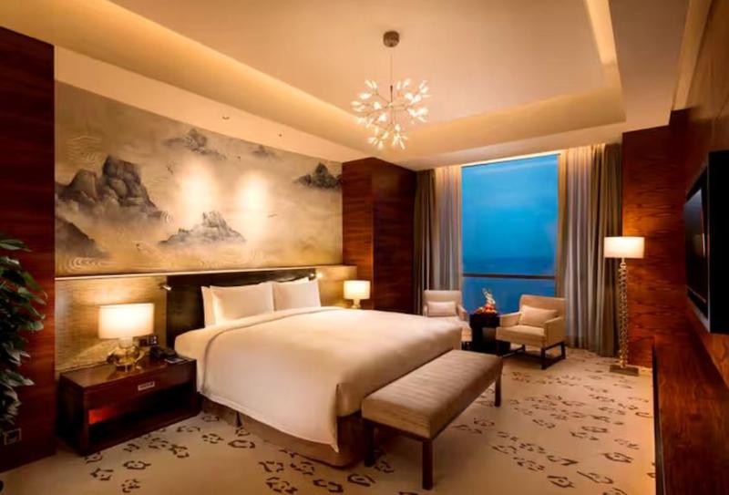 Doubletree By Hilton Yantai Golden Coast Hotel & S image