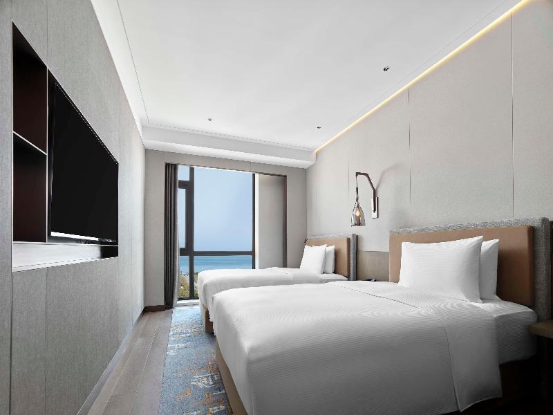 Doubletree By Hilton Yantai Golden Coast Hotel & S image