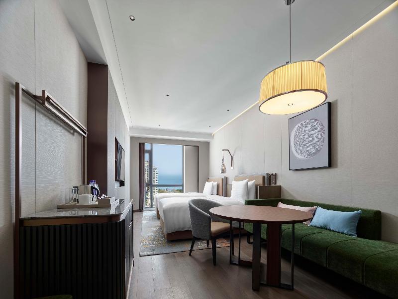 Doubletree By Hilton Yantai Golden Coast Hotel & S image