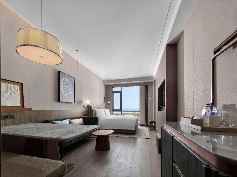 Doubletree By Hilton Yantai Golden Coast Hotel & S image