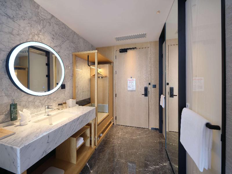 Hilton Garden Inn Huludao Longxing Road image