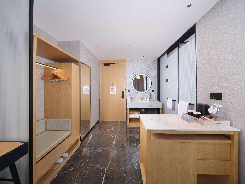 Hilton Garden Inn Huludao Longxing Road image