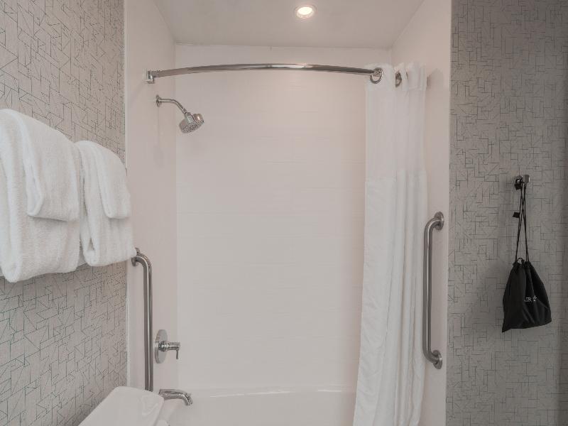 Holiday Inn Express Long Island City E New York image