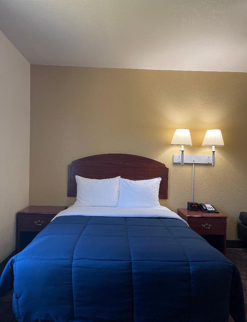 Candlelight Inn & Suites Hwy 69 Near Mcalester image