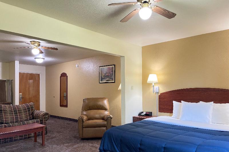 Candlelight Inn & Suites Hwy 69 Near Mcalester image