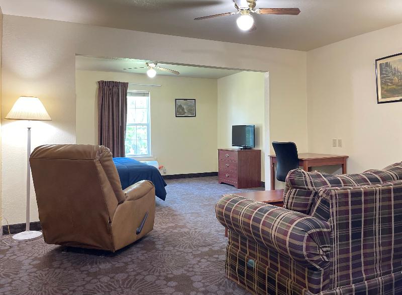 Candlelight Inn & Suites Hwy 69 Near Mcalester image