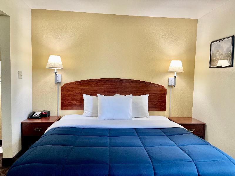 Candlelight Inn & Suites Hwy 69 Near Mcalester image