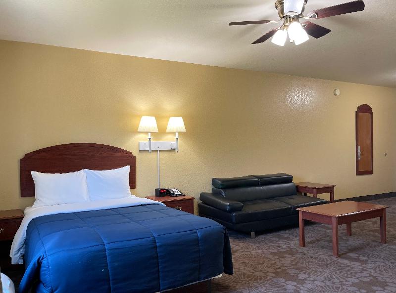 Candlelight Inn & Suites Hwy 69 Near Mcalester