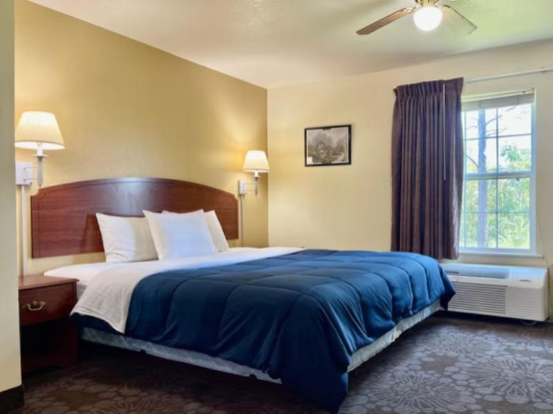 Candlelight Inn & Suites Hwy 69 Near Mcalester image