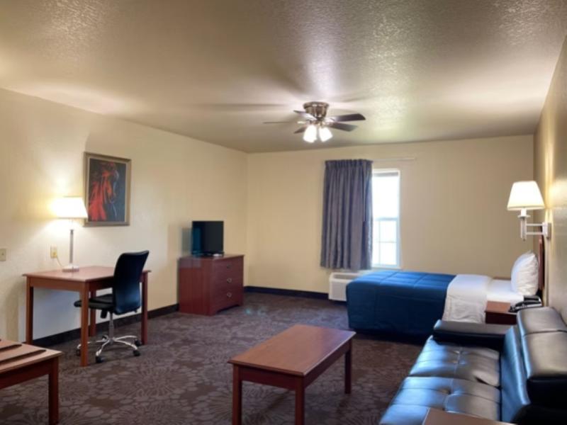 Candlelight Inn & Suites Hwy 69 Near Mcalester image