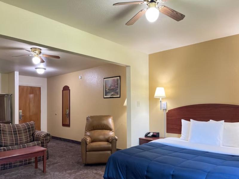 Candlelight Inn & Suites Hwy 69 Near Mcalester image