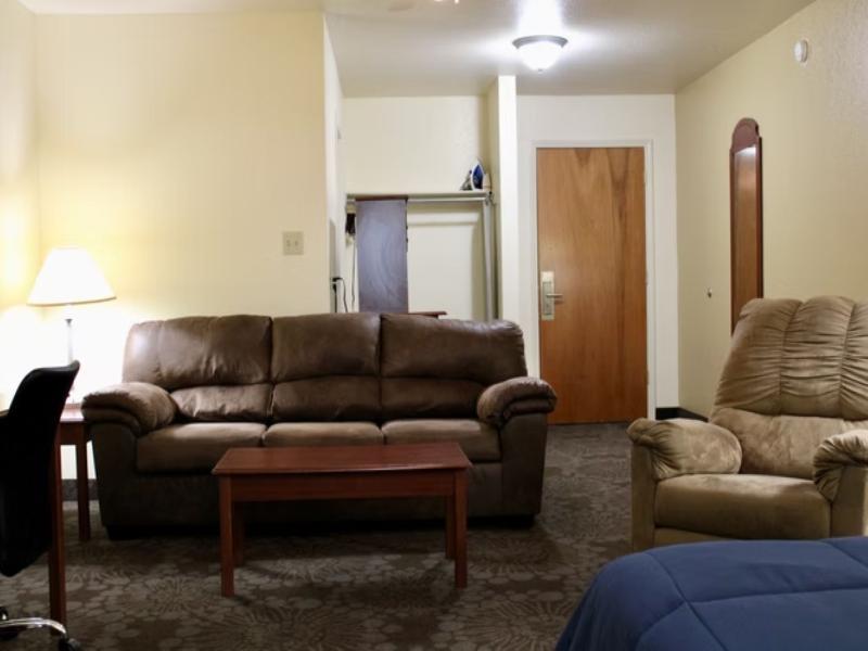 Candlelight Inn & Suites Hwy 69 Near Mcalester image