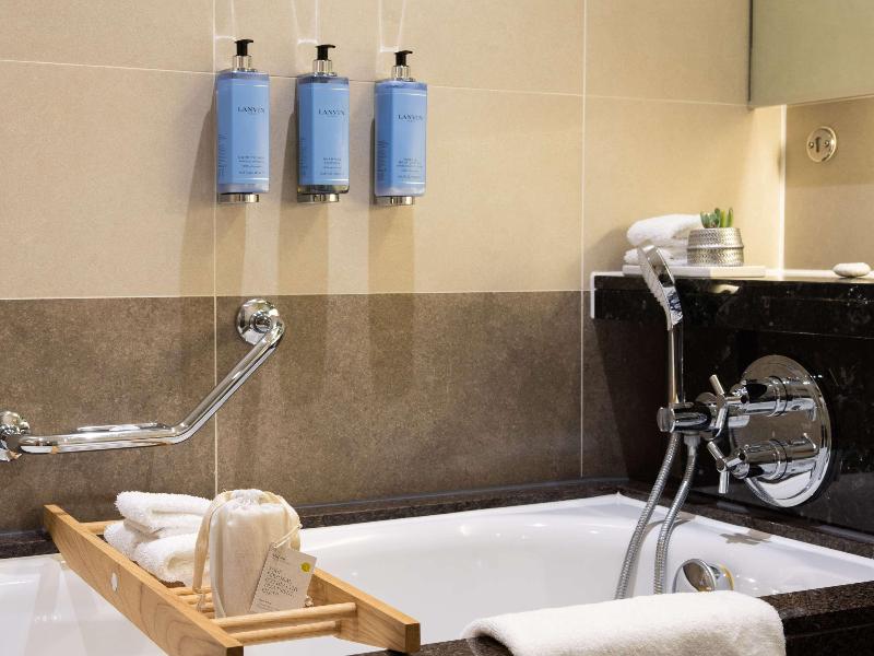 Sofitel London Heathrow image