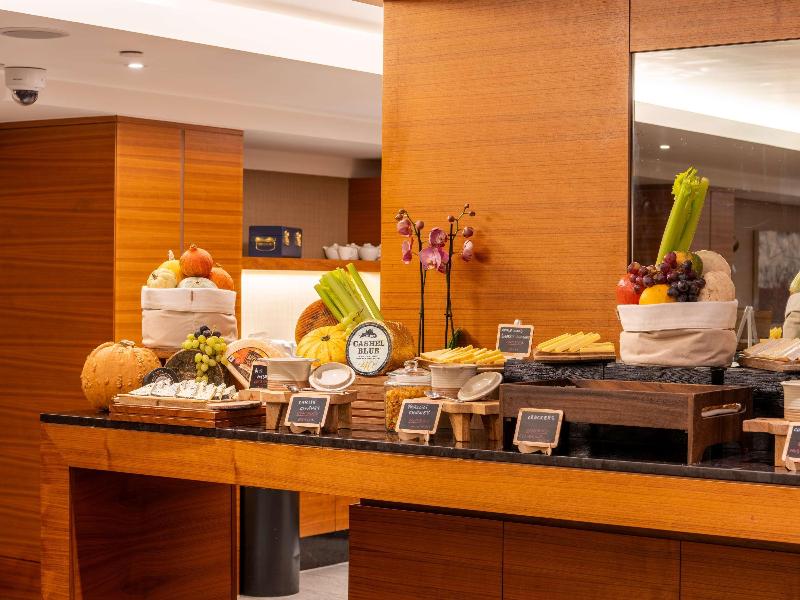 Sofitel London Heathrow image