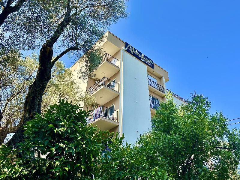 Akhdar Apartments image