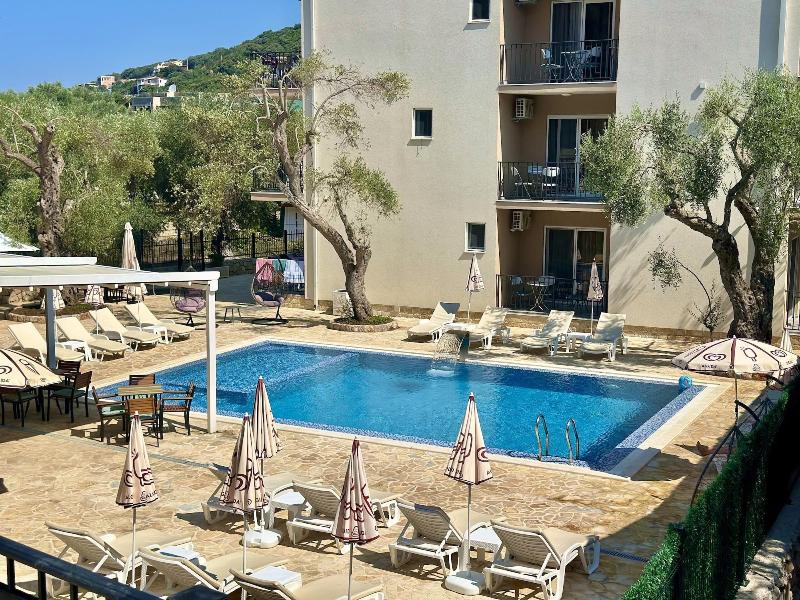 Akhdar Apartments image