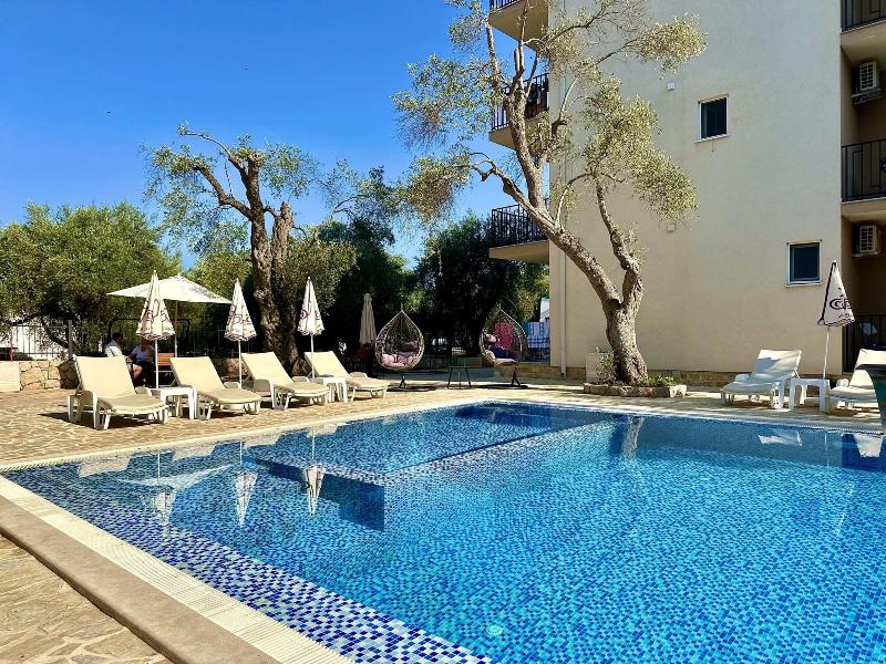 Akhdar Apartments image