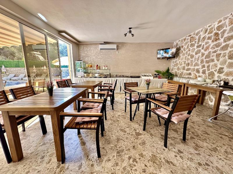 Akhdar Apartments image